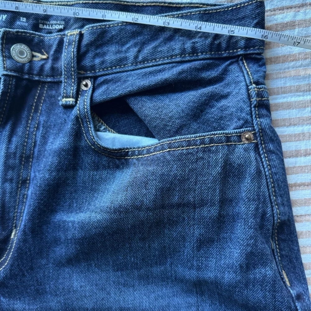 Old Navy Extra High Waist Balloon Jean - Picture 7 of 13